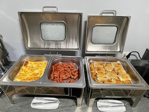 Bao gồm bữa sáng buffet hàng ngày