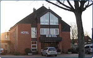 Front of property - Einfelder Hof (Neumuenster)