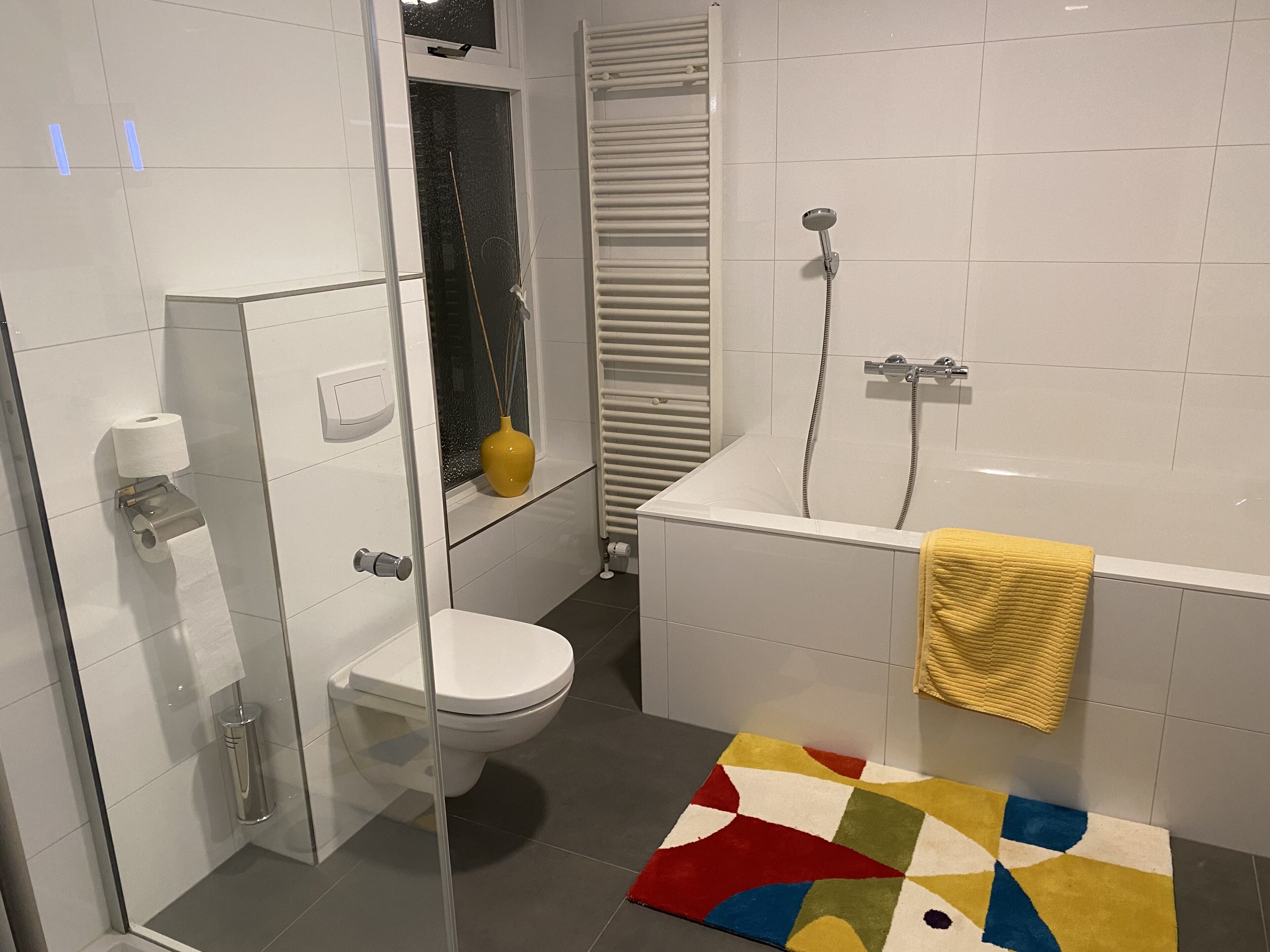 deluxe twin room | bathroom | free toiletries, hair dryer, towels