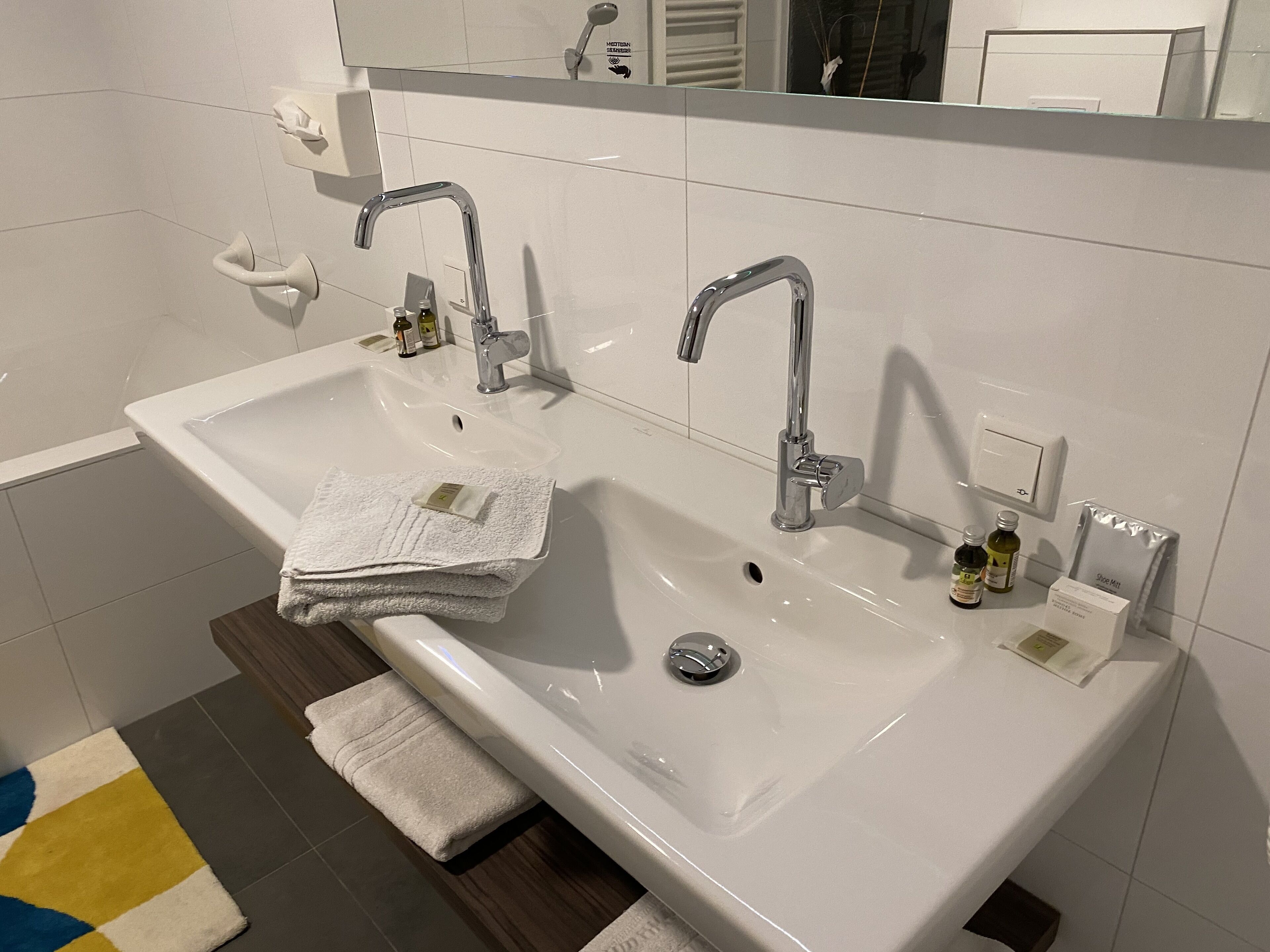 deluxe twin room | bathroom | free toiletries, hair dryer, towels