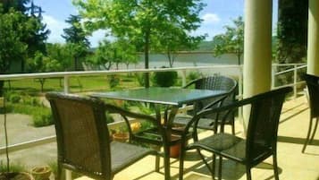 Breakfast, lunch served; local and international cuisine, garden views