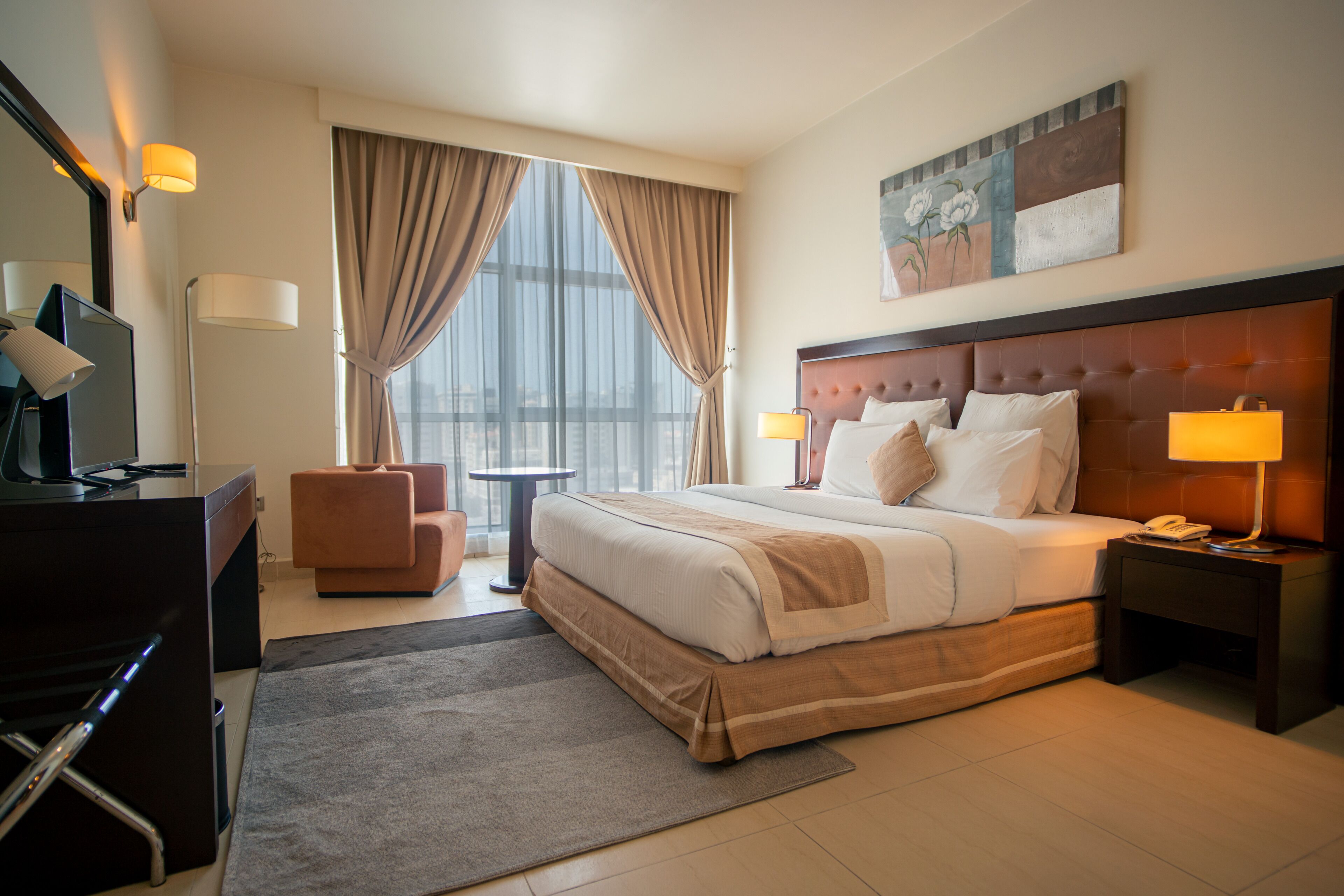 1 bedroom, Egyptian cotton sheets, premium bedding, down duvets