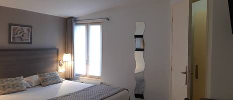 Dobbeltrom – standard | 1 soverom, minibar, safe på rommet og individuelt innredet