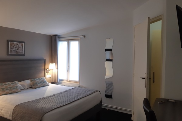Standard-Doppelzimmer | 1 Schlafzimmer, Minibar, Zimmersafe, individuell eingerichtet