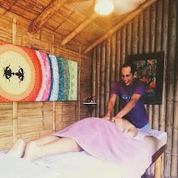 Bain à remous, hammam, soins corporels, soins d'aromathérapie