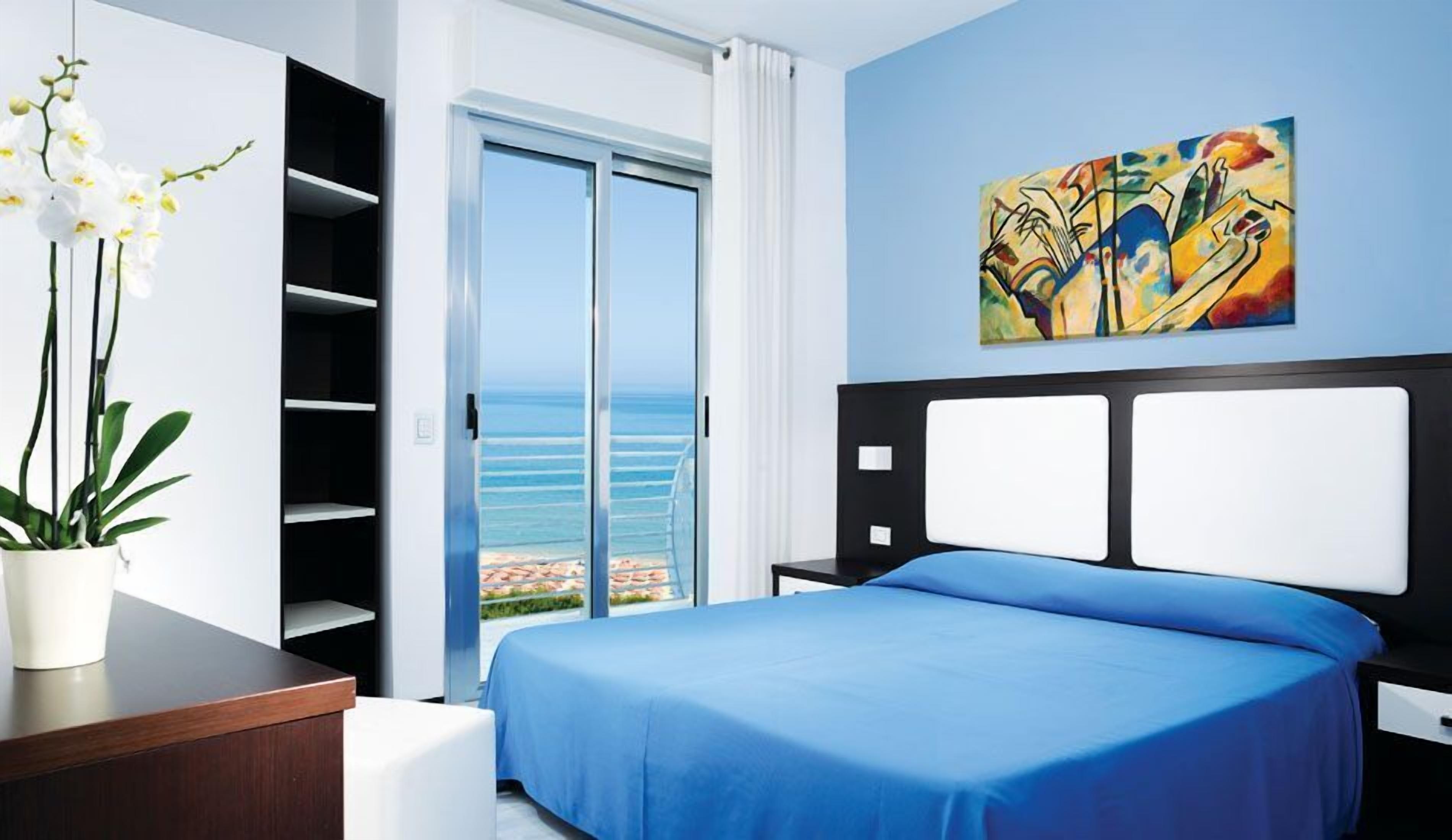 in-room safe, desk, free wifi, bed sheets