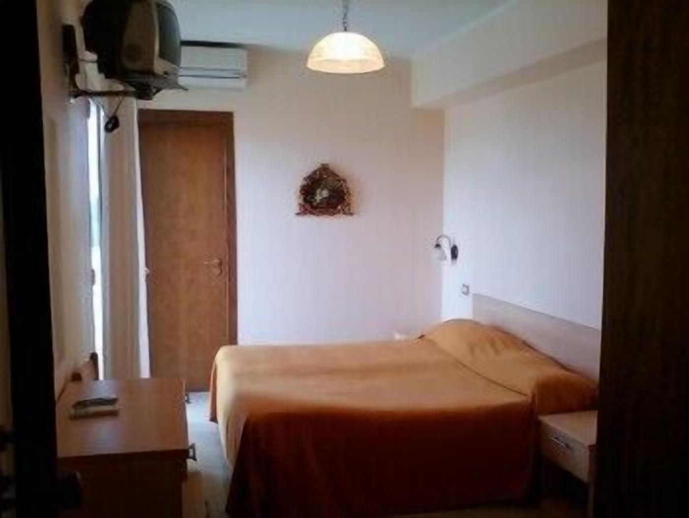 in-room safe, free wifi