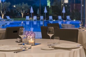 Breakfast, lunch and dinner served  - Villa Neri Resort & Spa (Linguaglossa)