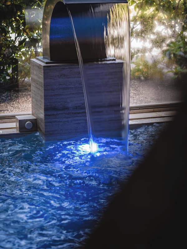 Seasonal outdoor pool, pool loungers