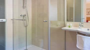 Badkamer met douche