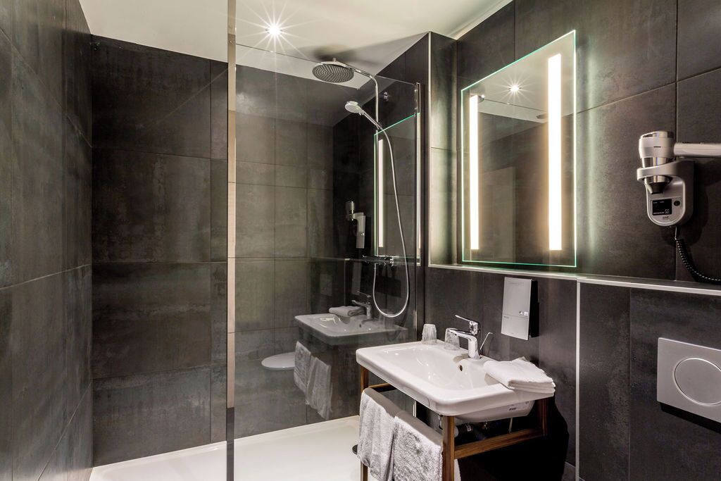 淋浴设施、吹风机、毛巾、肥皂