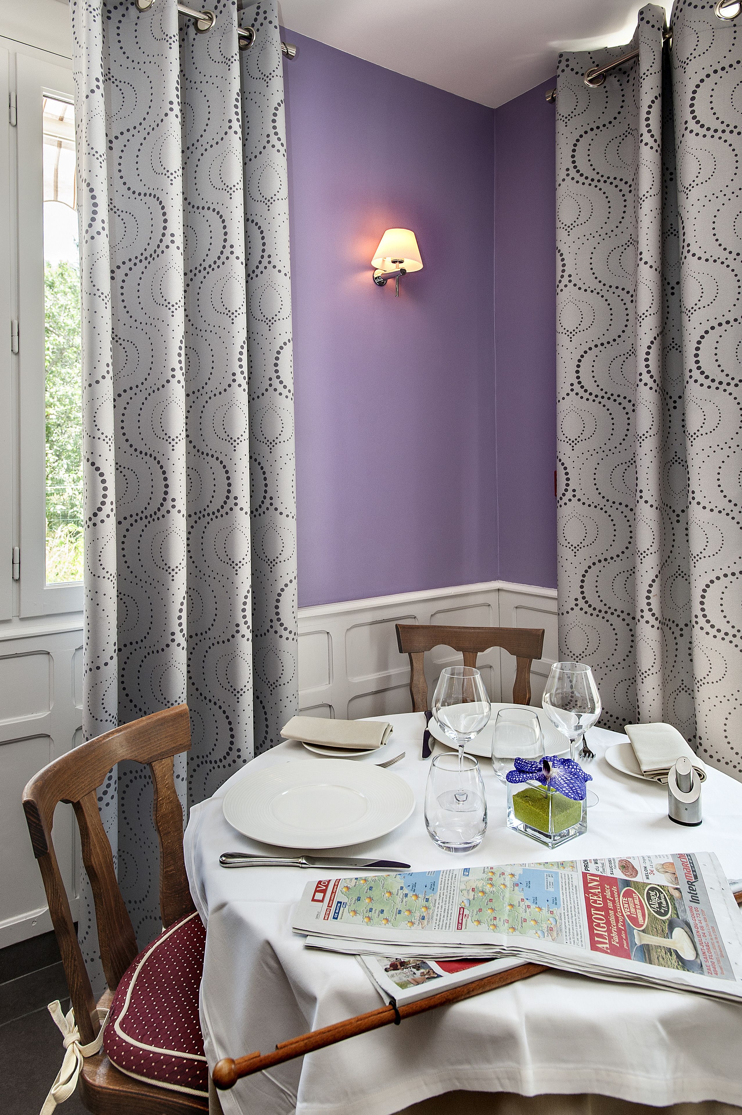 breakfast, lunch, dinner served; french cuisine