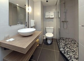 Quarto casal luxo (Charme) | Banheiro | Produtos de toalete grátis, toalhas de banho