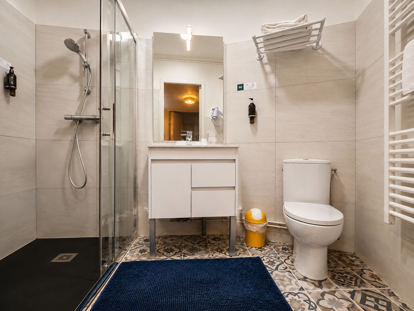Family Quadruple Room | Bathroom | Free toiletries, towels