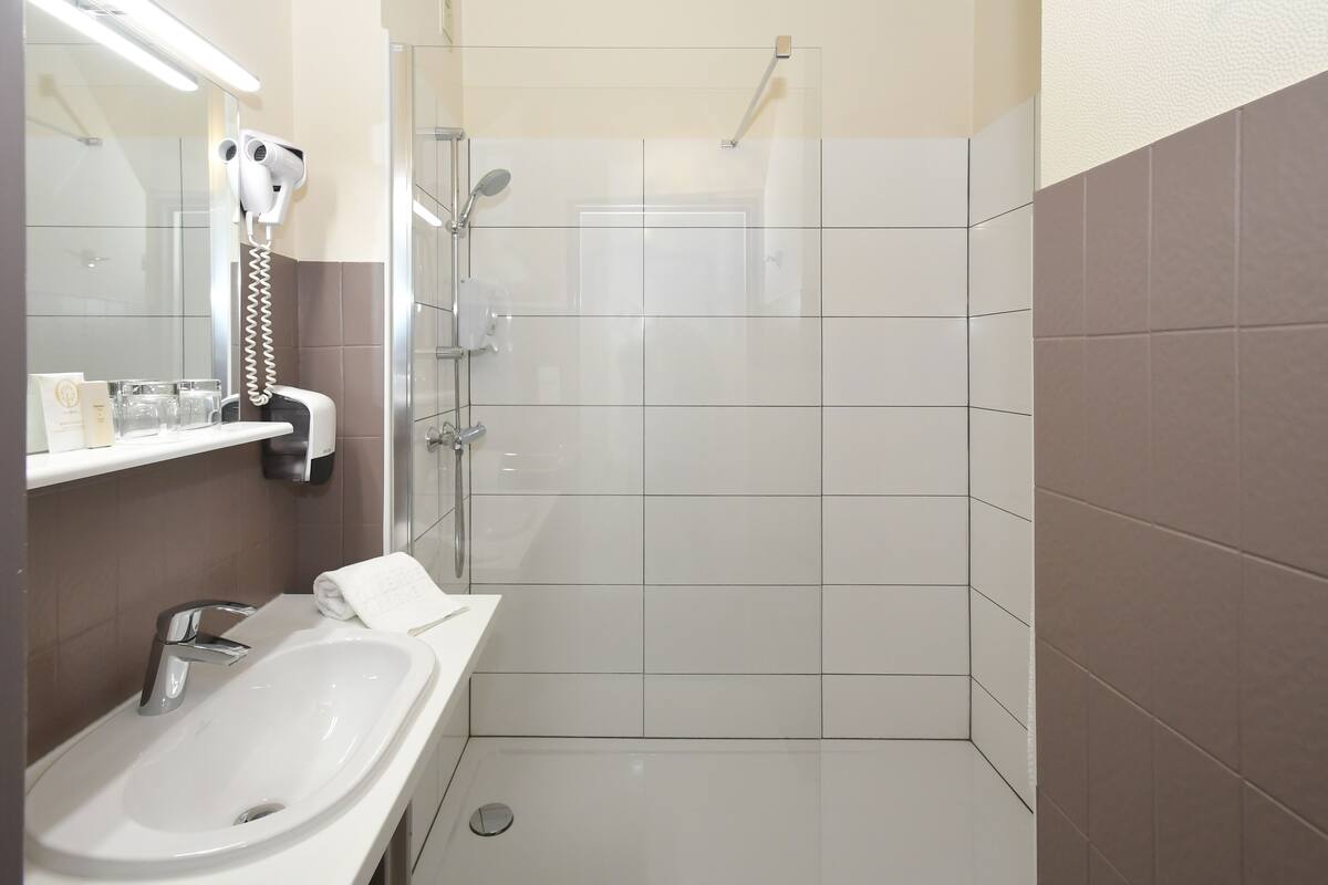 in-room safe, individually furnished, desk, soundproofing