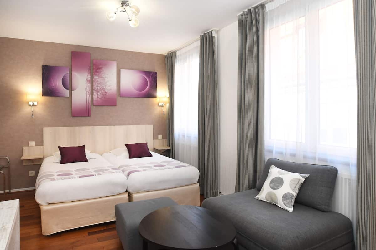 family room | in-room safe, individually furnished, desk, soundproofing