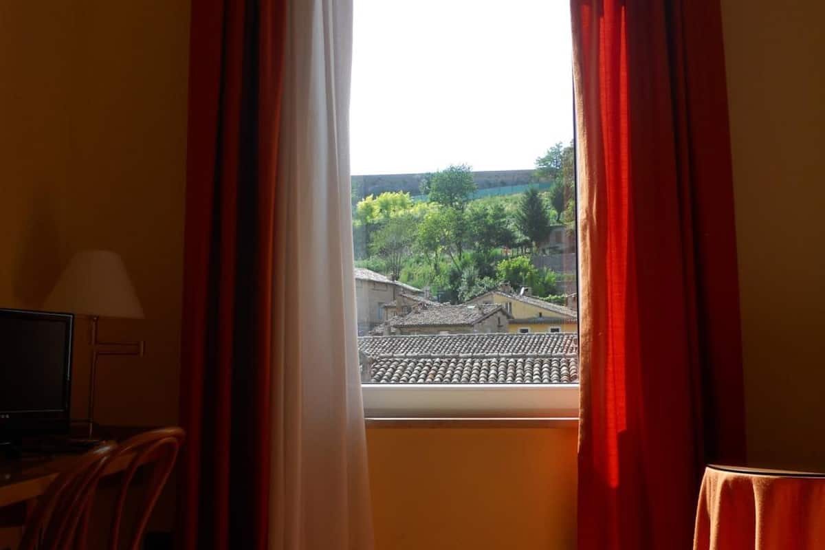 minibar, in-room safe, desk, soundproofing