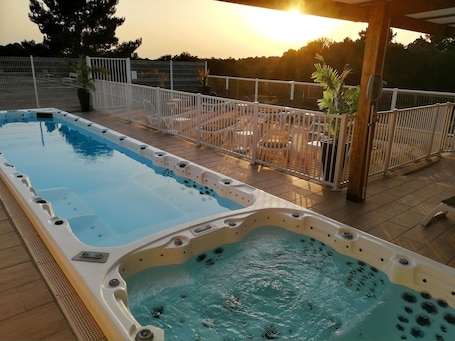 Sauna, vasca idromassaggio. Logis Hotel Le Tropicana