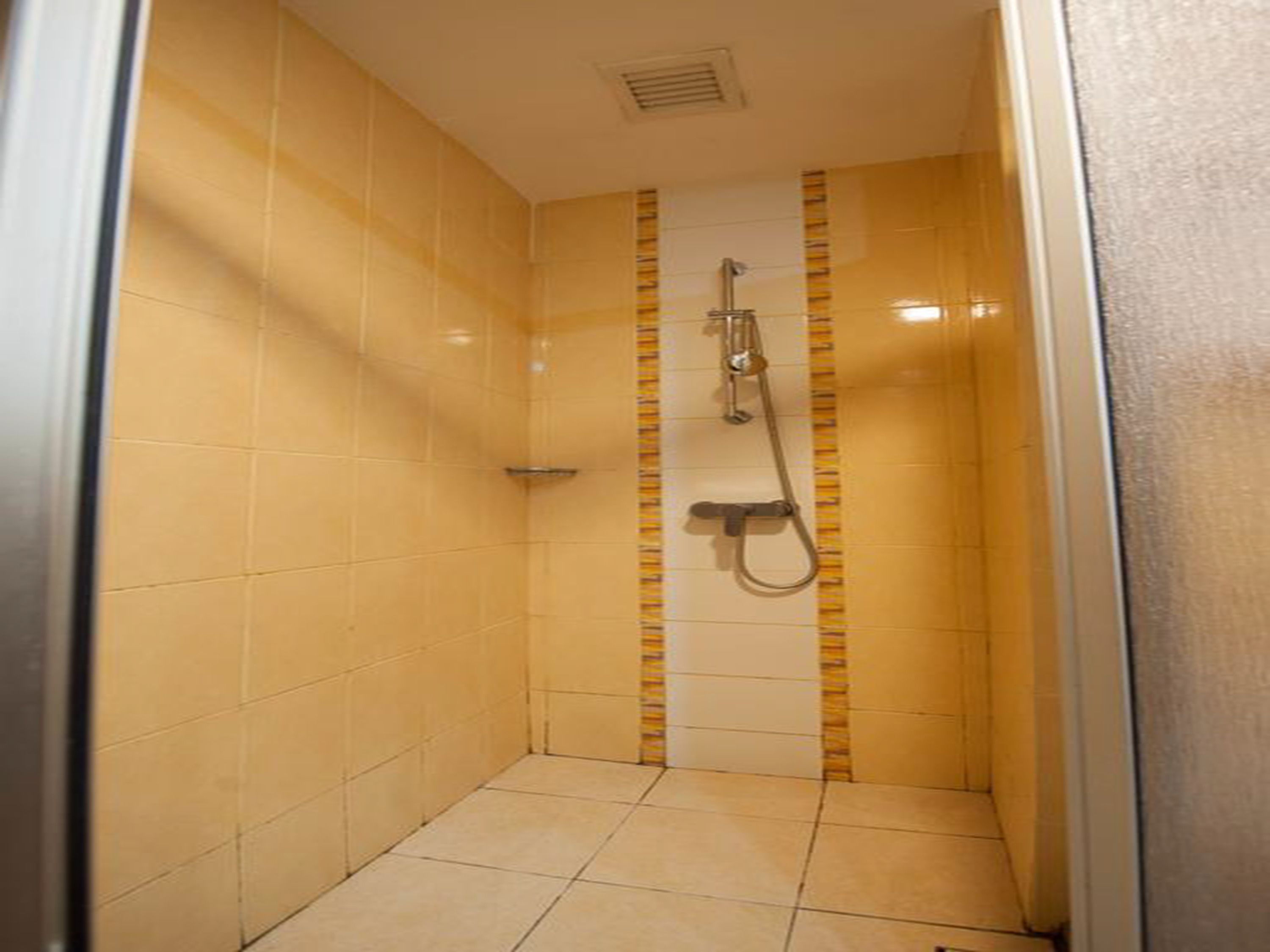 Photo - Gaya Centre Hotel