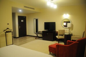 Suíte júnior | Frigobar, cofres nos quartos, escrivaninha