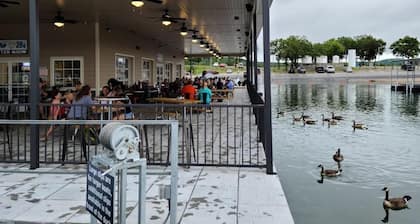 Port of Kimberling Marina & Resort