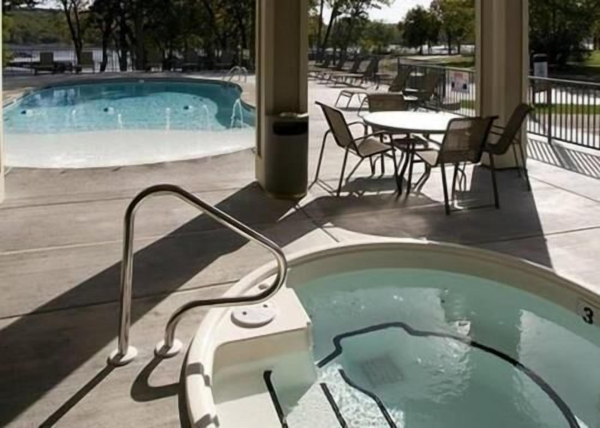 seasonal outdoor pool, pool loungers
