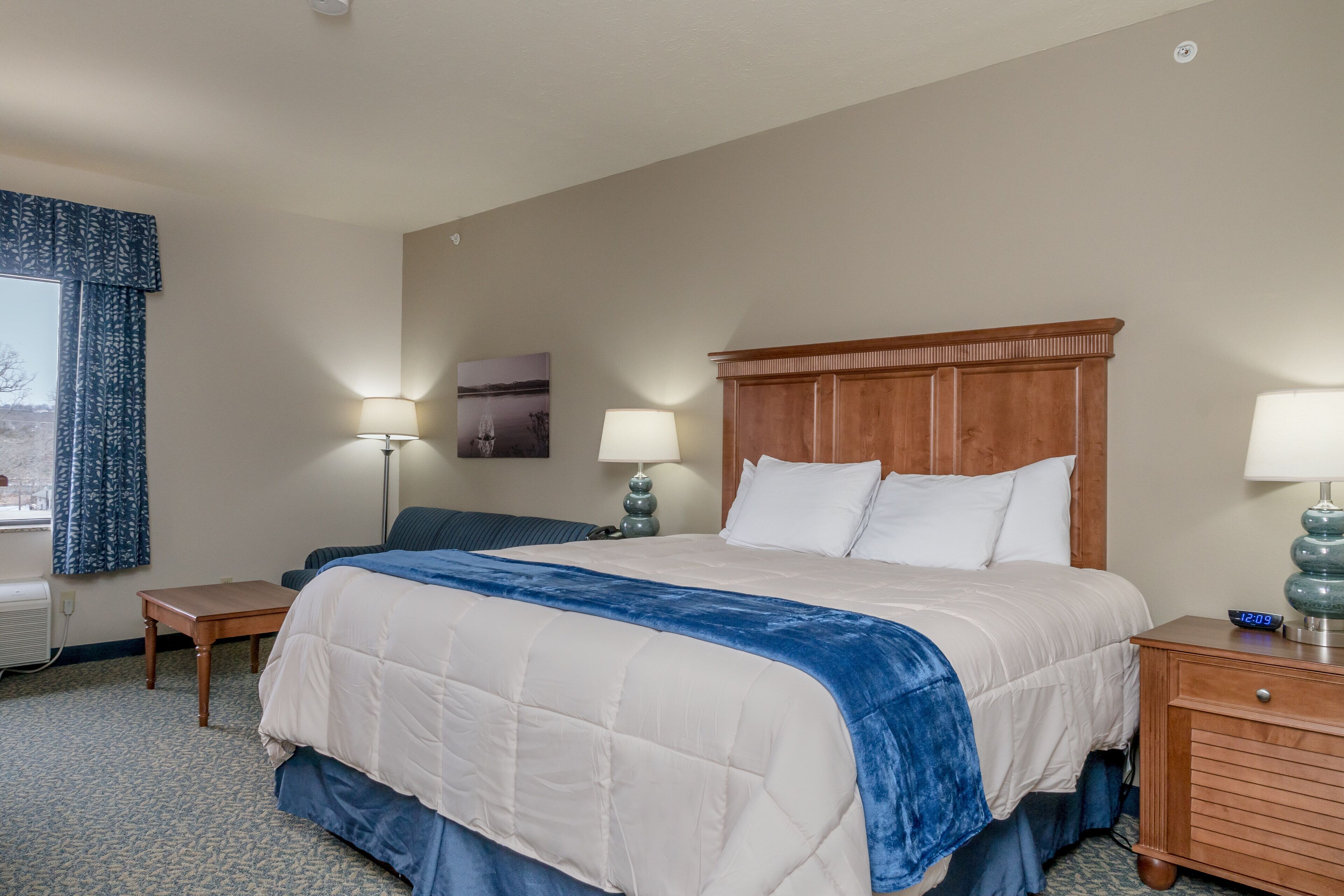 standard room, 1 king bed with sofa bed, non smoking | premium bedding, pillow-top beds, desk, laptop workspace