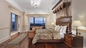 1 bedroom, premium bedding, down comforters, minibar