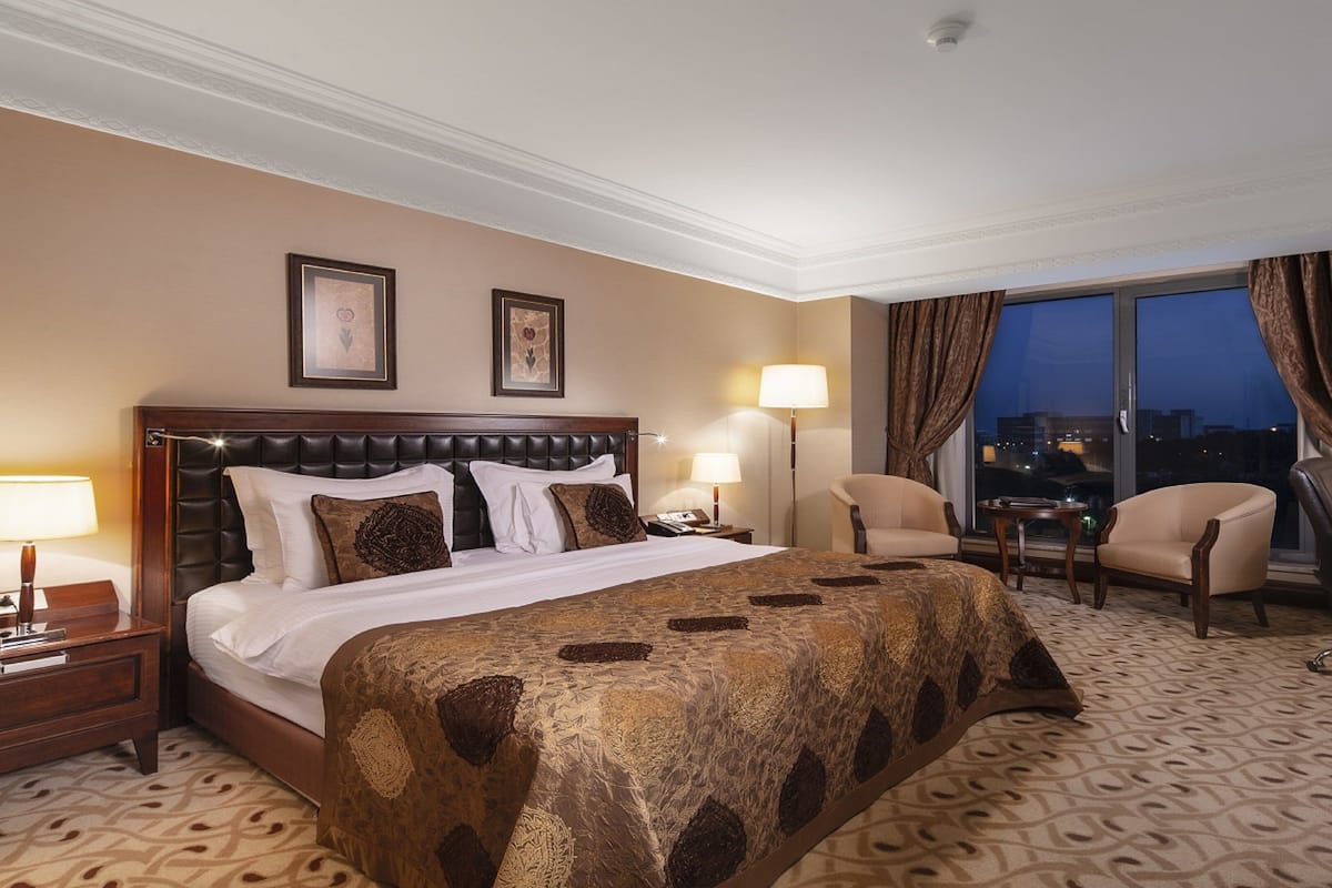 1 bedroom, premium bedding, down comforters, minibar