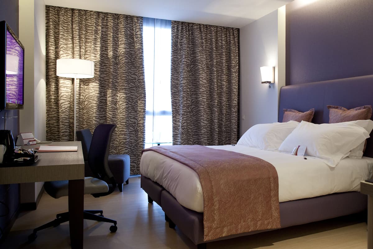 Minibar, in-room safe, individually furnished, desk