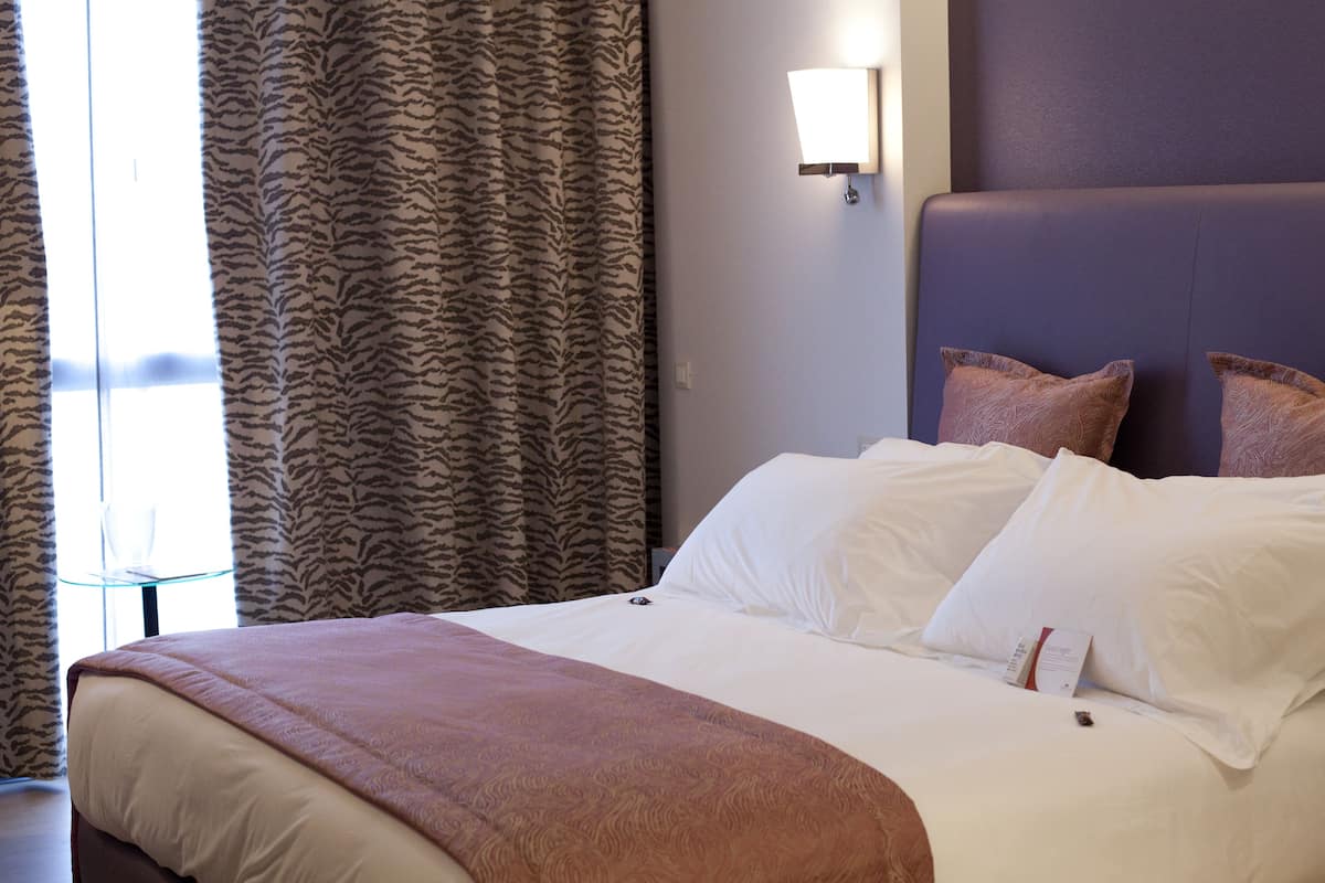Minibar, in-room safe, individually furnished, desk