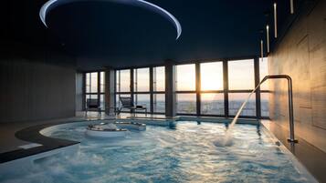 Innenpool, Liegestühle