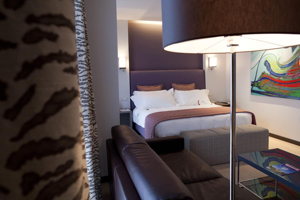 1 bedroom, minibar, in-room safe, individually furnished