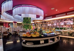 Daily buffet breakfast for a fee