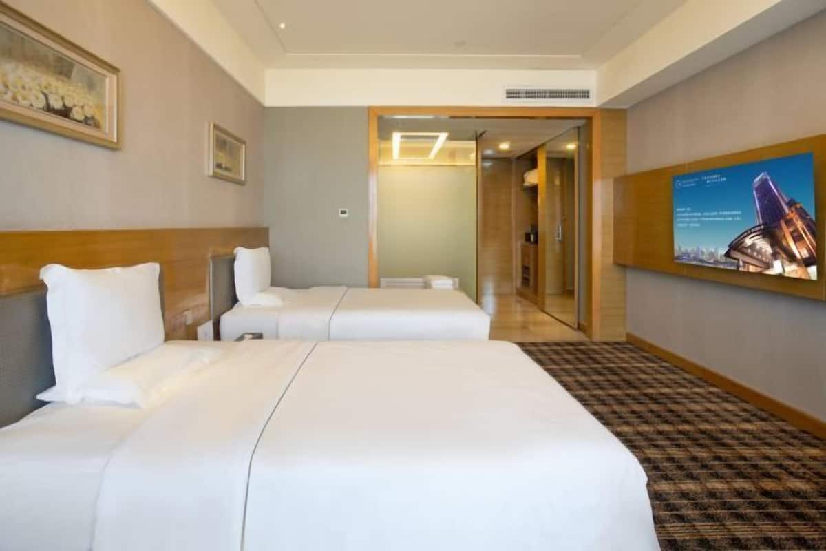 Hochwertige Bettwaren, Daunenbettdecken, Minibar, Zimmersafe
