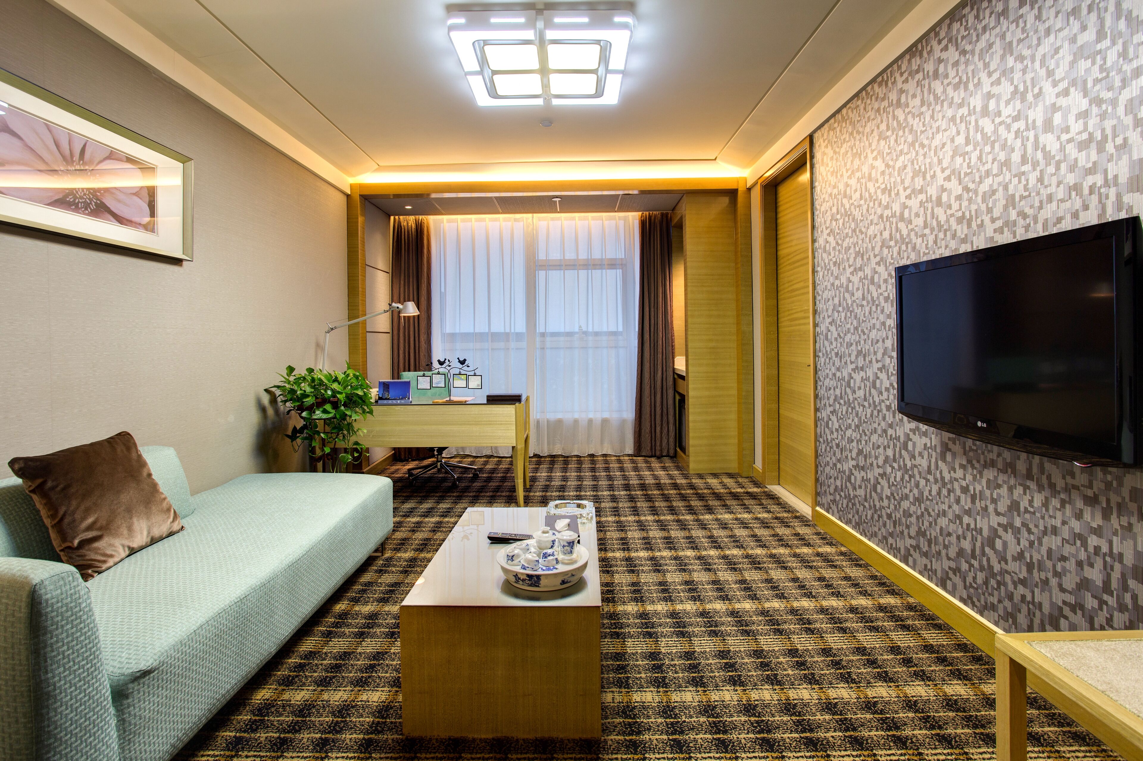 suite, river view | premium bedding, down duvets, minibar, in-room safe