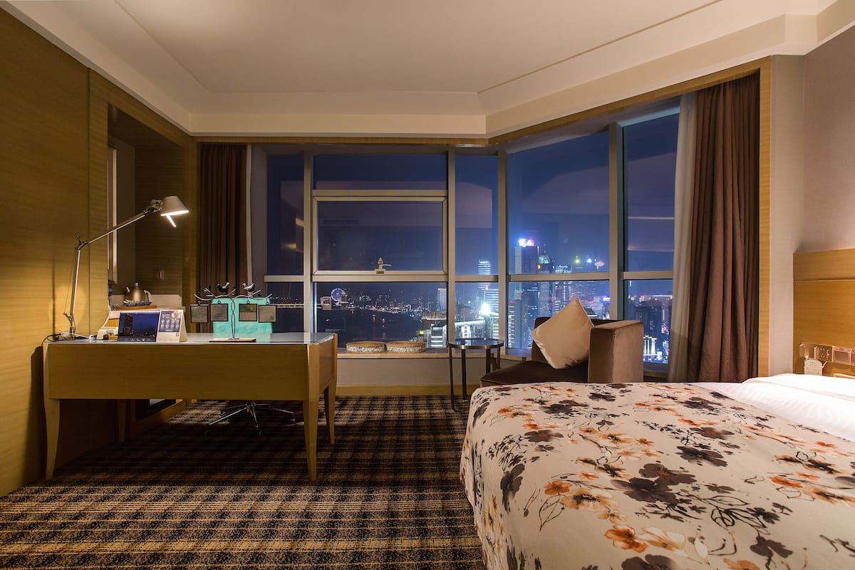 business room, river view | premium bedding, down duvets, minibar, in-room safe