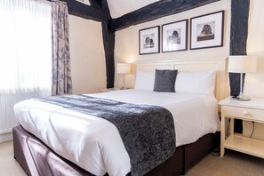 Desk, iron/ironing board, free WiFi, bed sheets - Abbeyfield By Chef and Brewer collection (Kenilworth)
