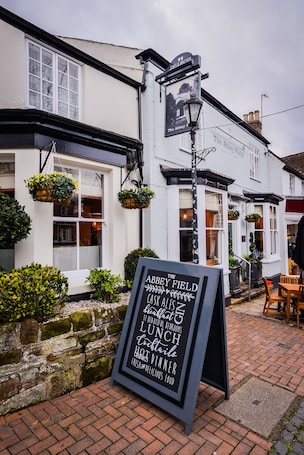 Exterior. Abbeyfield By Chef and Brewer collection