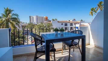 Quadruple Room | Terrace/patio