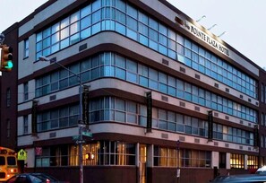 Fachada del alojamiento - Noche