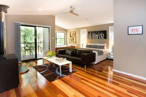 Deluxe Room - Amore On Buderim Luxury Rainforest Cabins (Buderim)