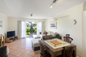 Premium Apartment, 2 Bedrooms | Living area