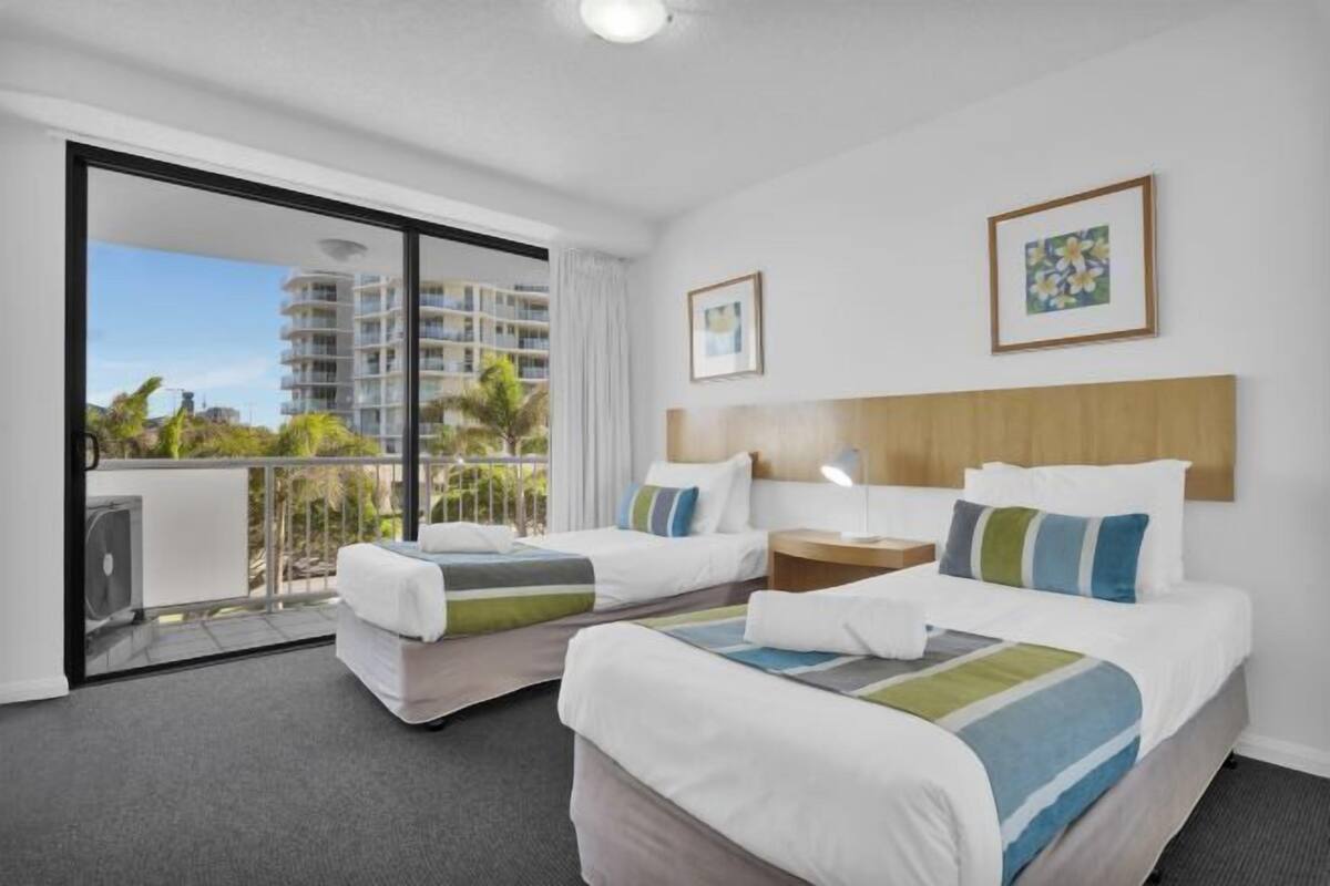 1 bedroom, individually decorated, individually furnished