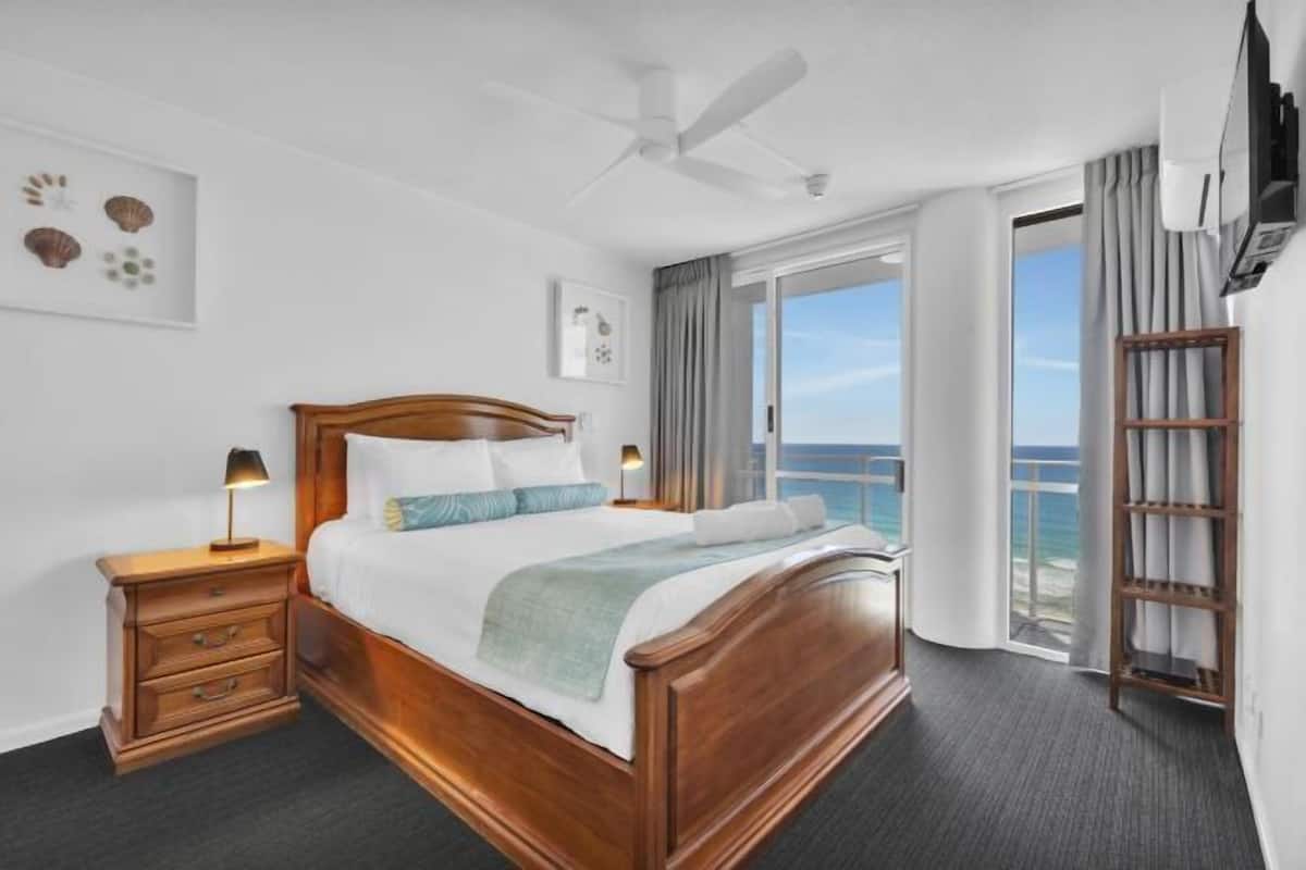 1 bedroom, individually decorated, individually furnished