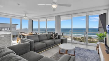 3 Bedroom Superior Ocean View, Tower I | Living area | 42-inch flat-screen TV with cable channels, LCD TV