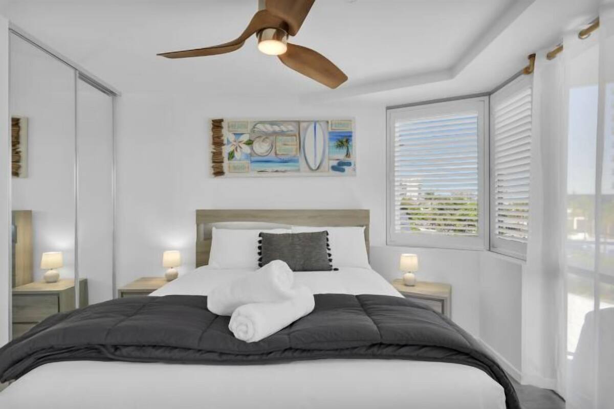 1 bedroom, individually decorated, individually furnished