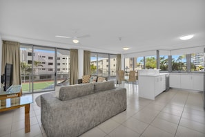 1 Bedroom Garden View, Tower I | Living area