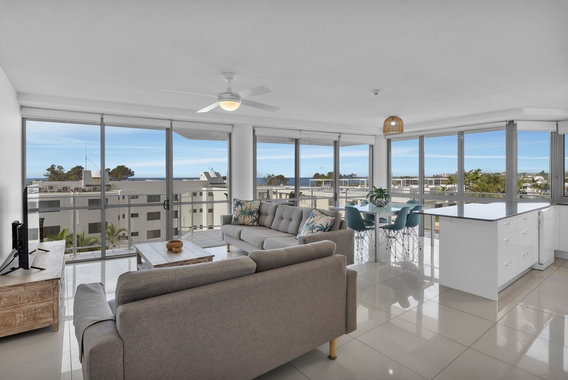 3 Bedroom Superior Garden View, Tower I | Living area | 42-inch flat-screen TV with cable channels, LCD TV