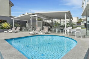 2 piscinas al aire libre, sillones reclinables de piscina